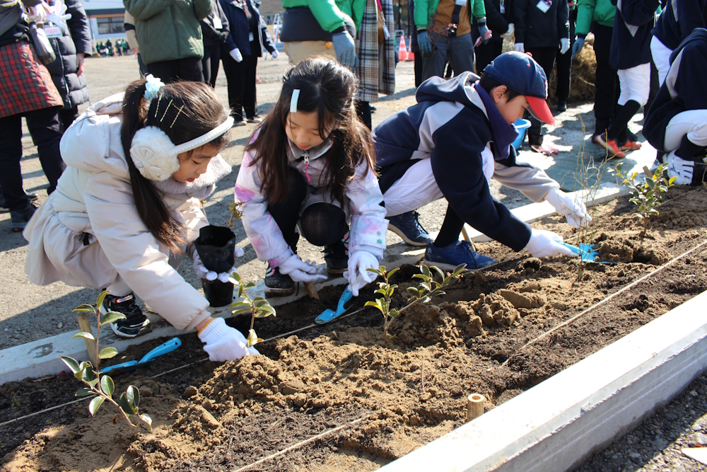 イオンスタイル山王で「イオンふるさとの森づくり植樹祭」を実施しました！のアイキャッチ画像