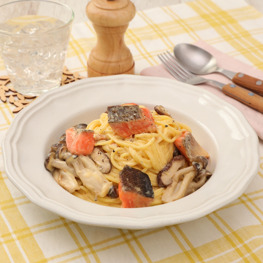 具沢山♪鮭ときのこのカルボナーラ サムネイル画像