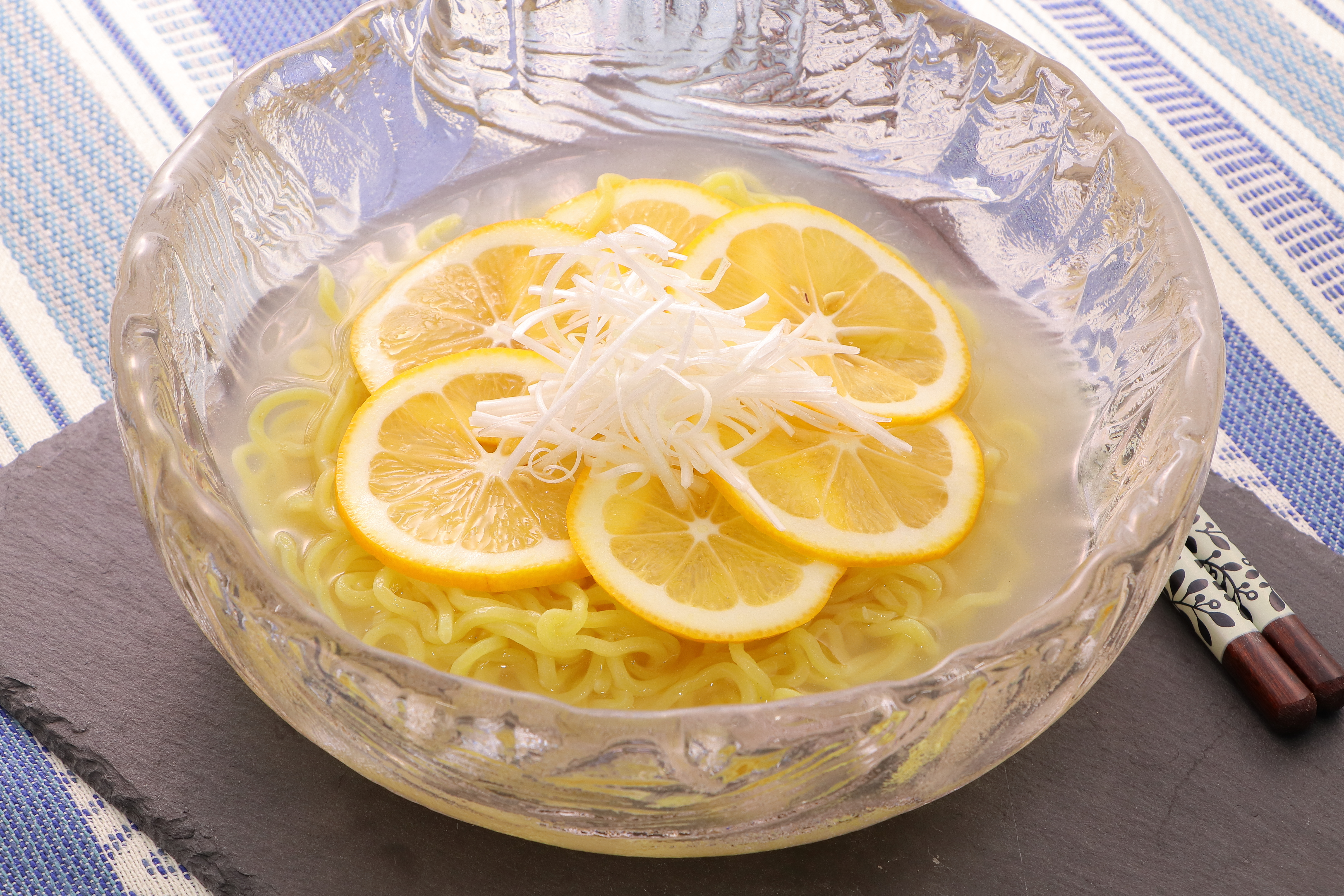 冷たいレモンラーメンのイメージ画像